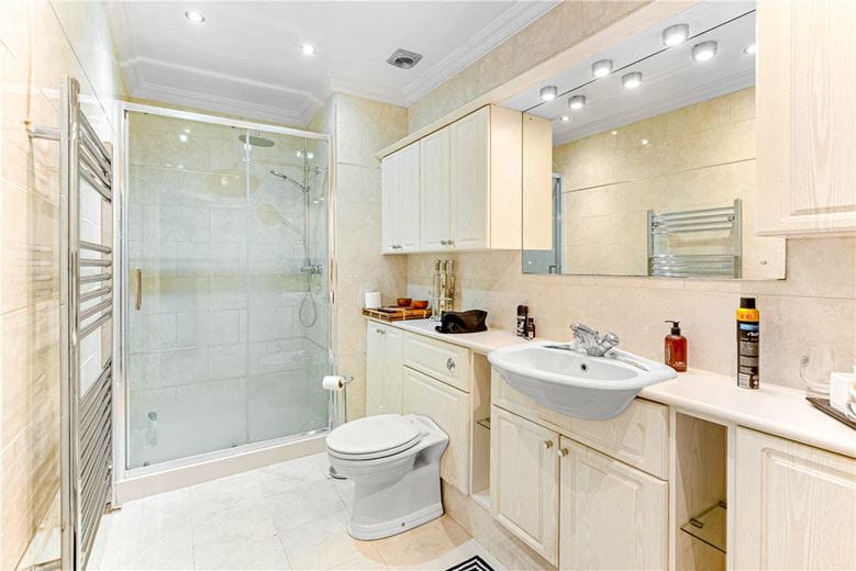 18 bedroom house, Wold Road, Nafferton YO25 - Available