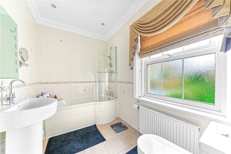 18 bedroom house, Wold Road, Nafferton YO25 - Available