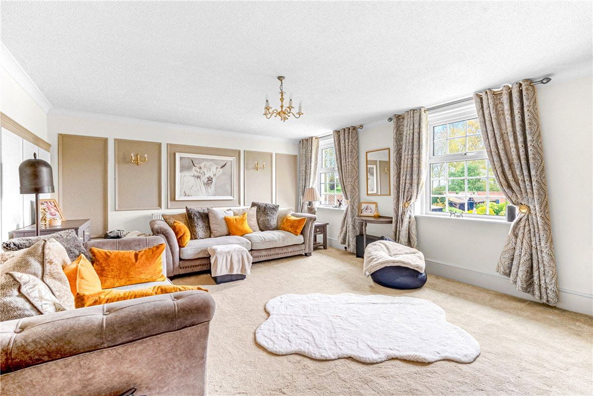 18 bedroom house, Wold Road, Nafferton YO25 - Available