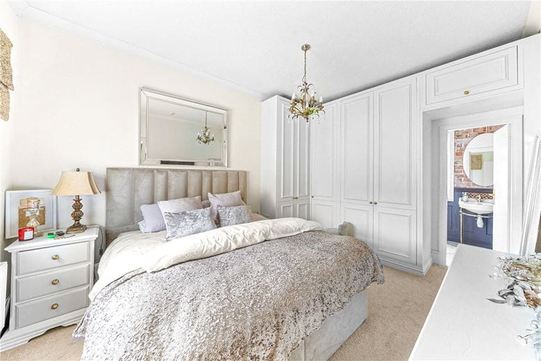 18 bedroom house, Wold Road, Nafferton YO25 - Available