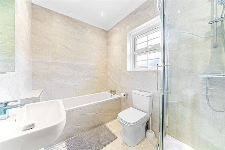 18 bedroom house, Wold Road, Nafferton YO25 - Available