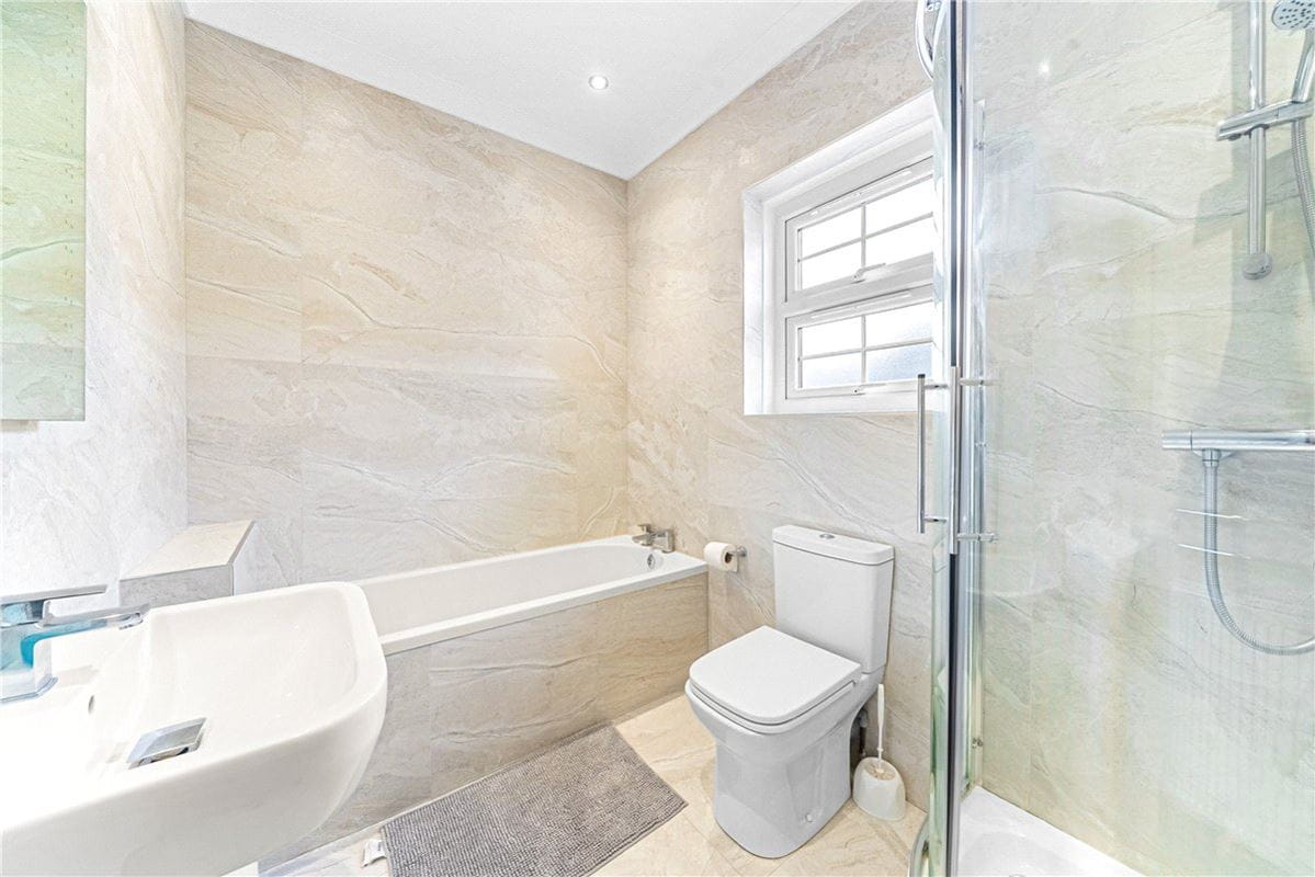 18 bedroom house, Wold Road, Nafferton YO25 - Available