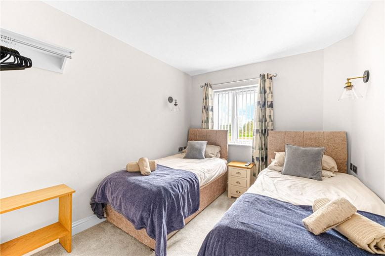 18 bedroom house, Wold Road, Nafferton YO25 - Available