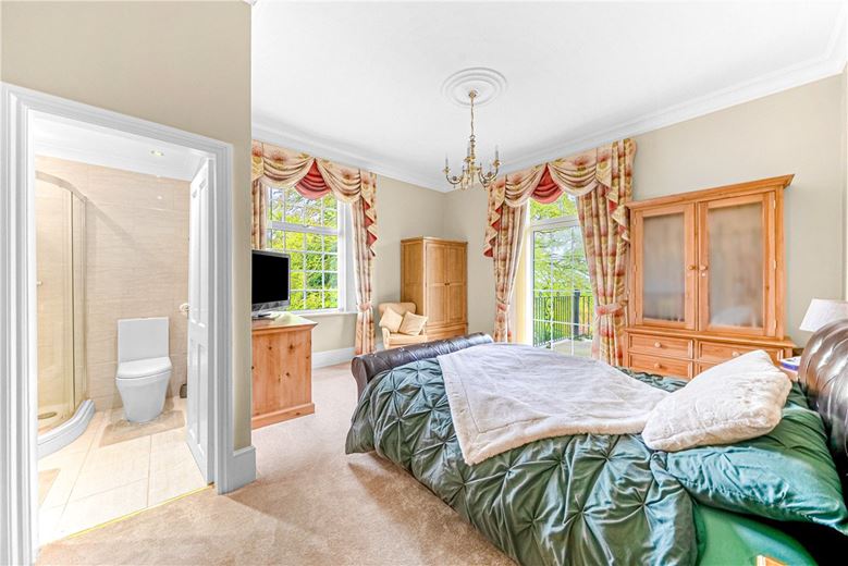 18 bedroom house, Wold Road, Nafferton YO25 - Available