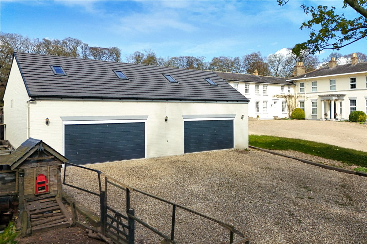 18 bedroom house, Wold Road, Nafferton YO25 - Available