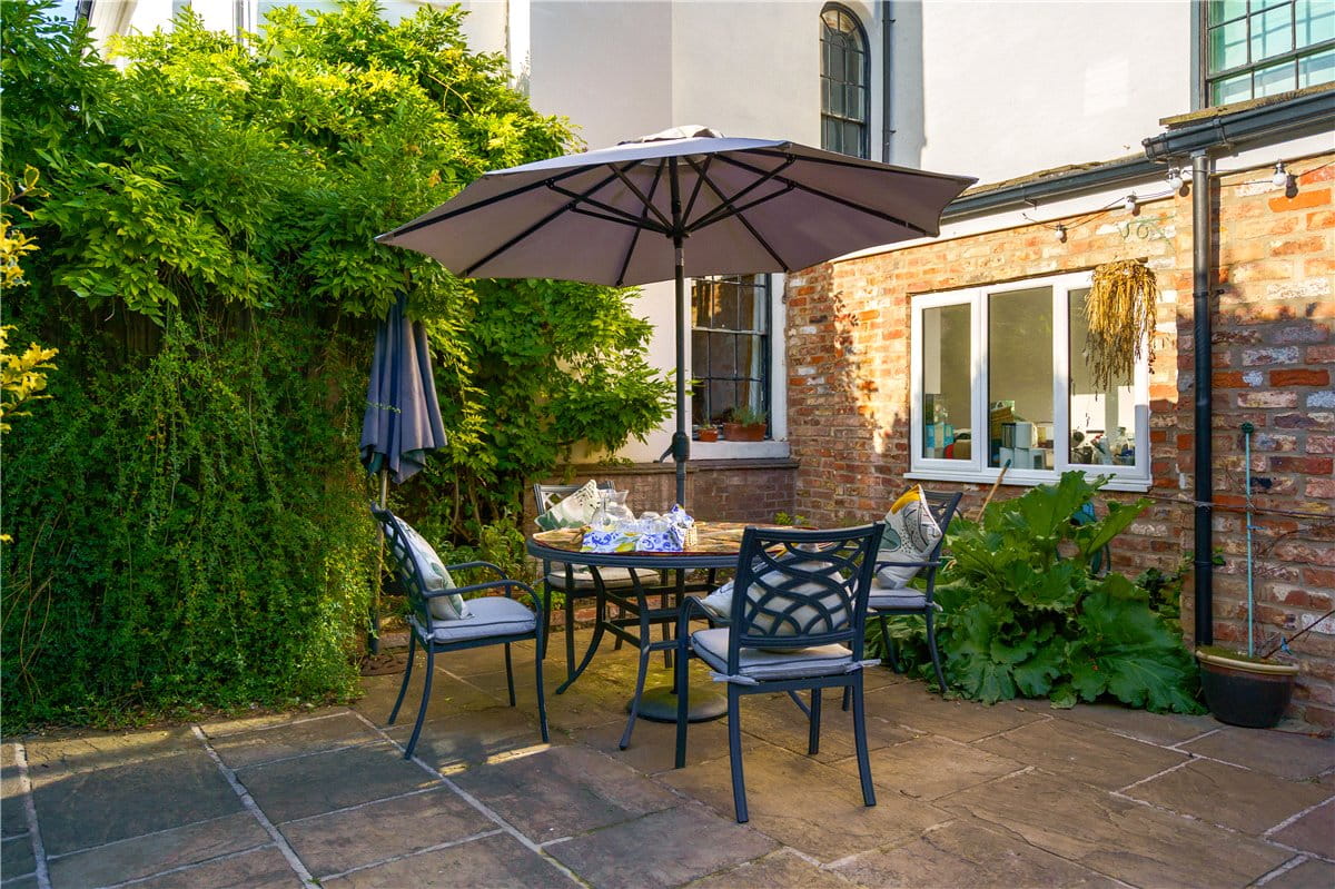 6 bedroom house, Doncaster Road, Selby YO8 - Available