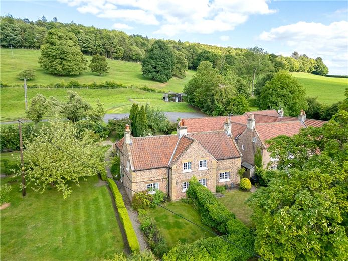 3 bedroom house, Church View, Felixkirk YO7 - Available