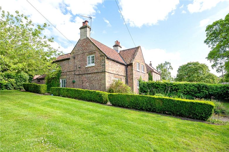 3 bedroom house, Church View, Felixkirk YO7 - Available