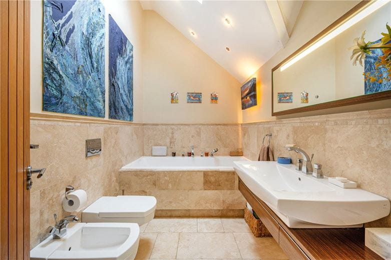 5 bedroom house, Main Street, Upper Poppleton YO26 - Available