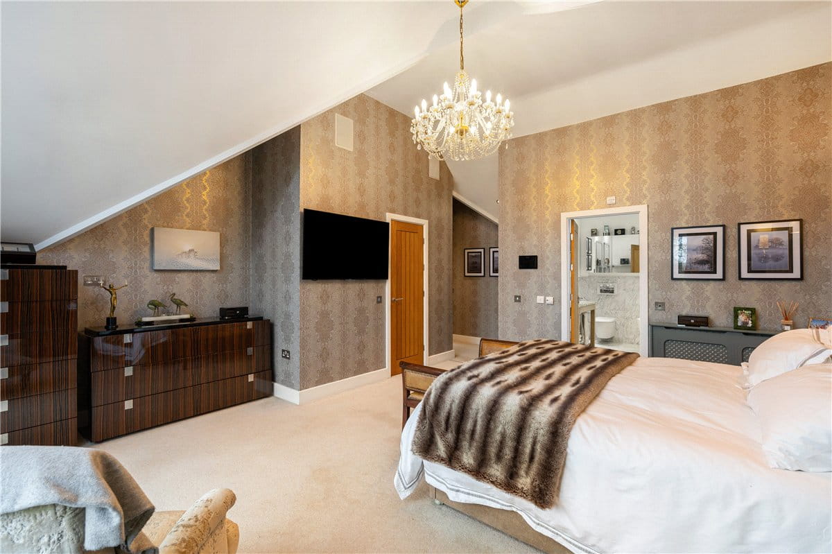 5 bedroom house, Main Street, Upper Poppleton YO26 - Available