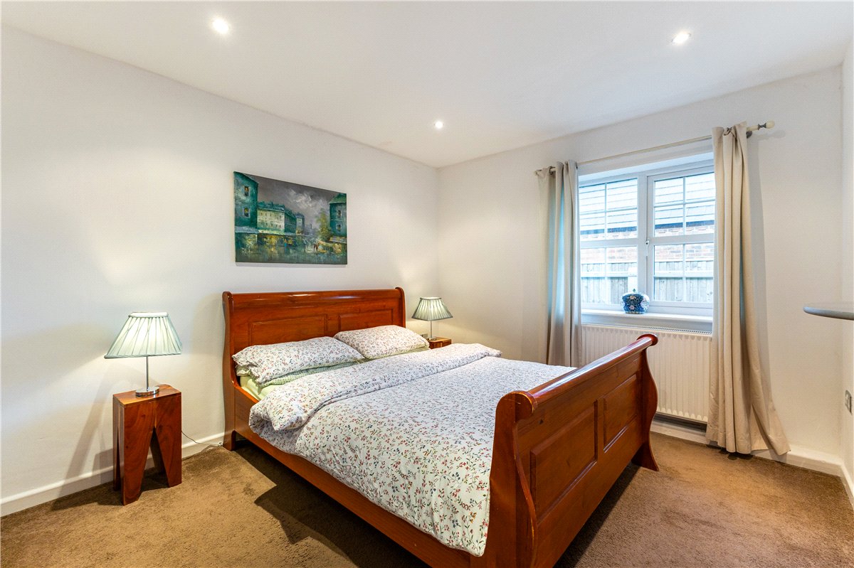 7 bedroom house, Manby Road, Stewton LN11 - Available