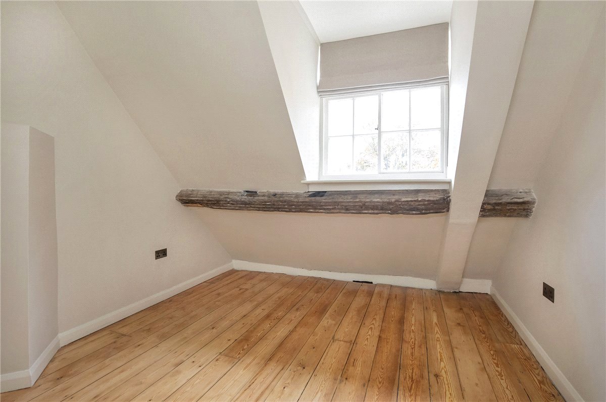 4 bedroom house, Precentors Court, York YO1 - Available