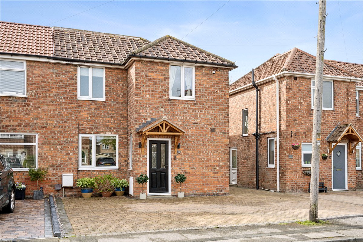 3 bedroom house, Eastfield Avenue, Haxby YO32 - Available