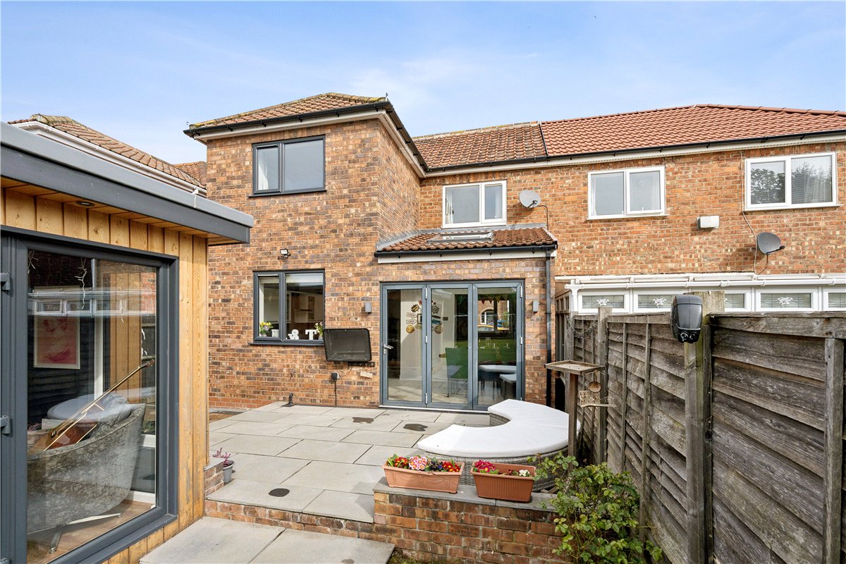 3 bedroom house, Eastfield Avenue, Haxby YO32 - Available