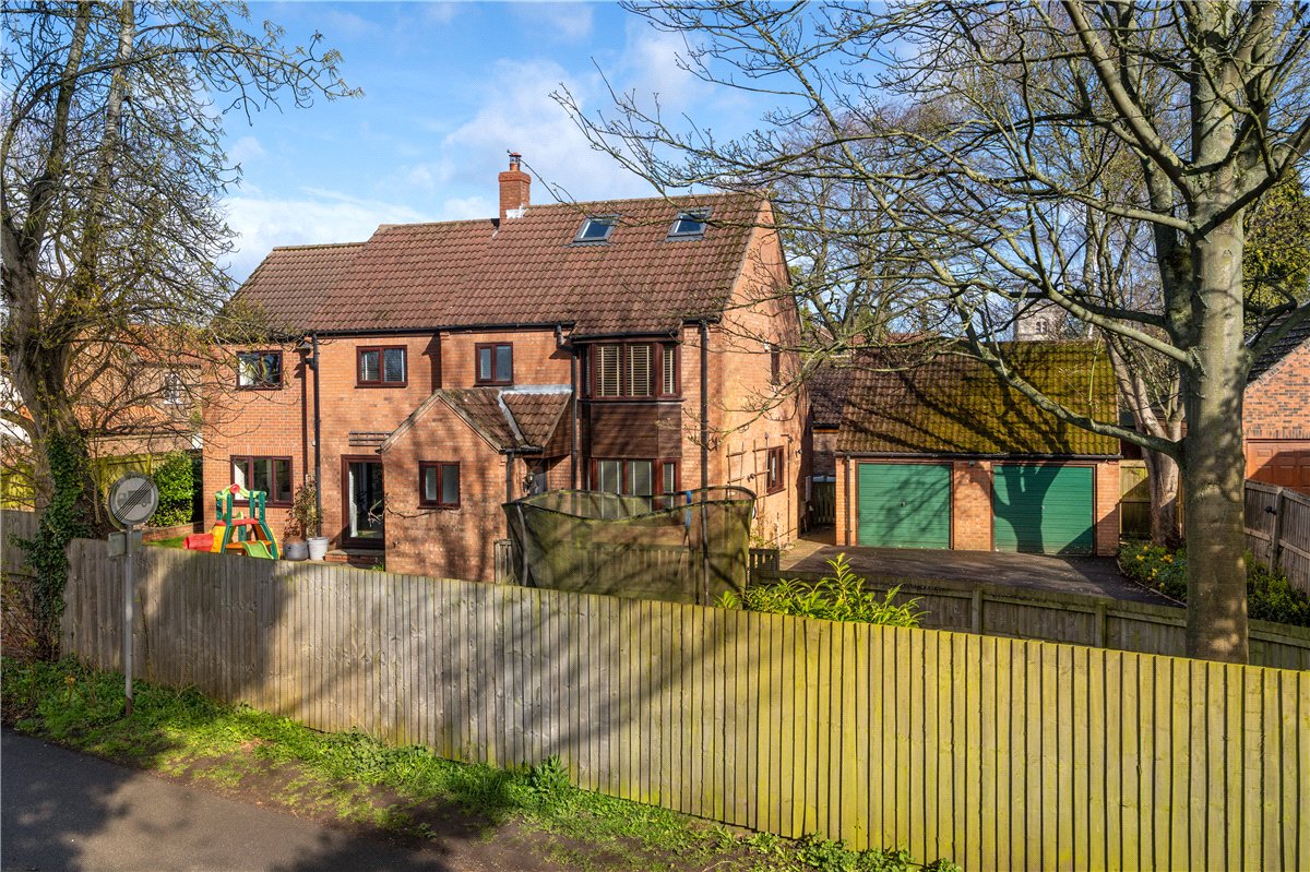 5 bedroom house, Back Lane, Riccall YO19 - Available