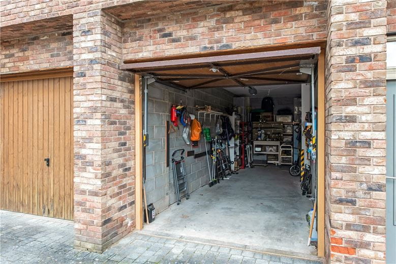 2 bedroom flat, Joseph Terry Grove, York YO23 - Available