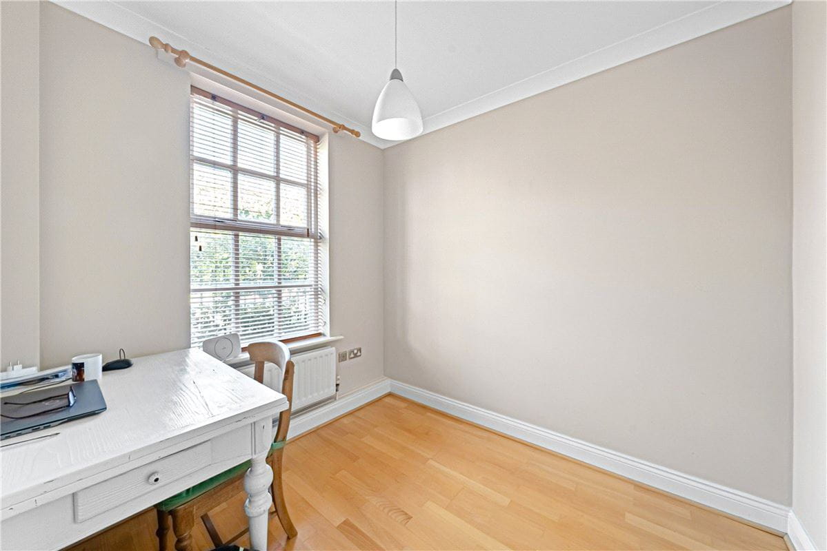 4 bedroom house, Grosvenor Park, York YO30 - Available