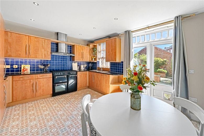 4 bedroom house, Grosvenor Park, York YO30 - Available